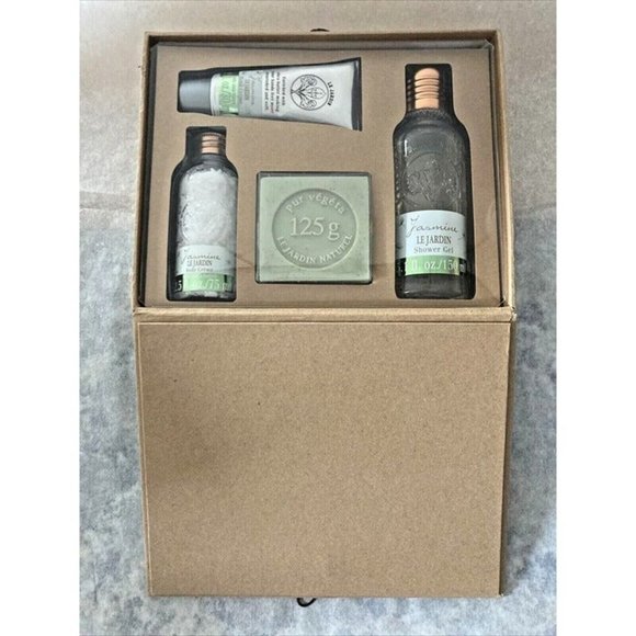 LE JARDIN Jasmine Body Care Kit 4 Pieces in Beautiful Gift Box Brand New Sealed - Picture 1 of 11